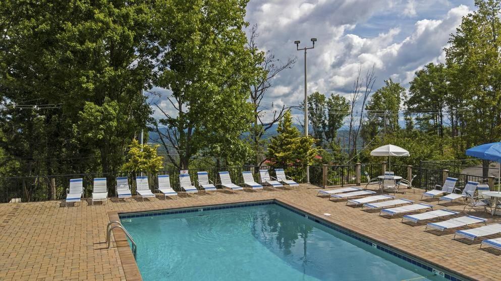 Key Lime Pie, Hot Tub,Wifi, 1089 Free Tickets Each Paid Day, Dollywood And More Гатлинбург Номер фото