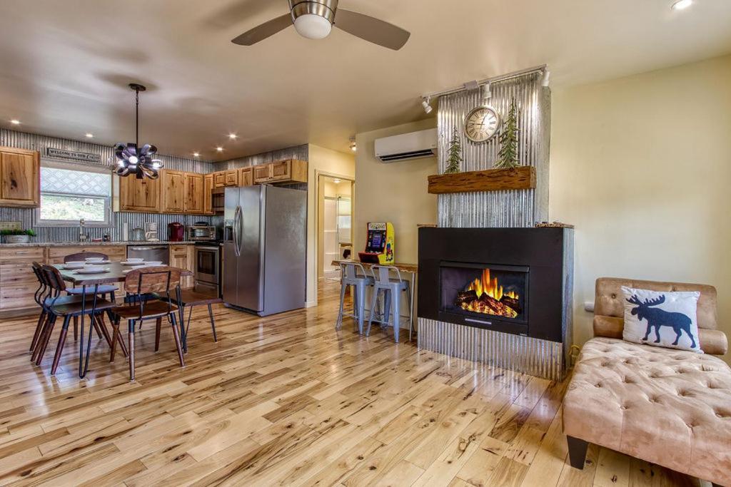 Key Lime Pie, Hot Tub,Wifi, 1089 Free Tickets Each Paid Day, Dollywood And More Гатлинбург Экстерьер фото