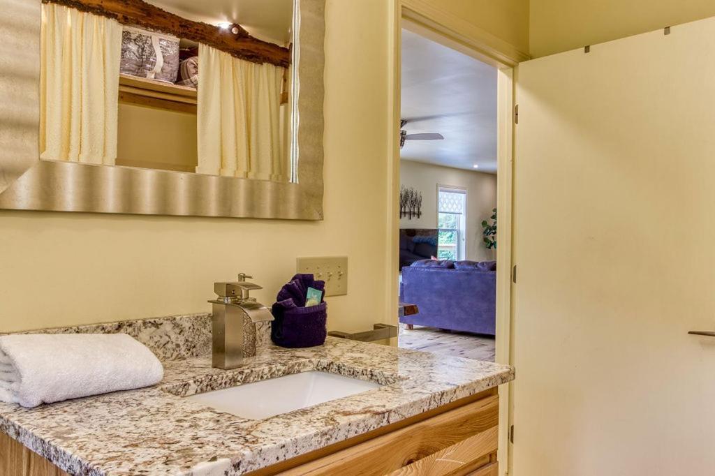 Key Lime Pie, Hot Tub,Wifi, 1089 Free Tickets Each Paid Day, Dollywood And More Гатлинбург Экстерьер фото