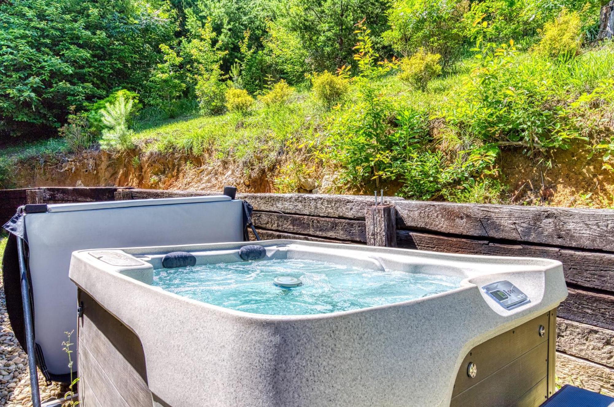 Key Lime Pie, Hot Tub,Wifi, 1089 Free Tickets Each Paid Day, Dollywood And More Гатлинбург Экстерьер фото